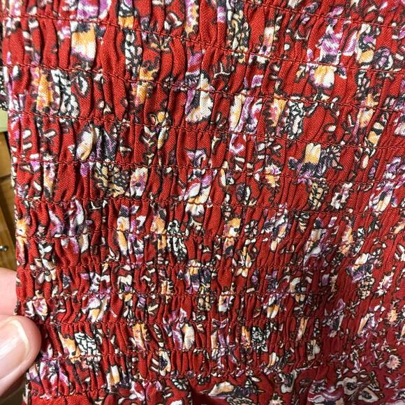 Maurices Ruffled Paisley Peasant Top Size 4X in Red and Black - Picture 7 of 10